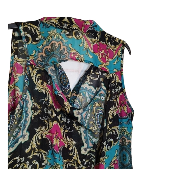 Sleeveless Multi Color Top w/ Cutout Back Area sz Large by Red Camel - Picture 4 of 8